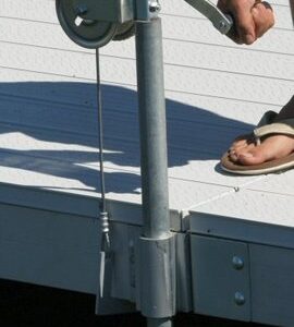 Adjusting height of dock platform